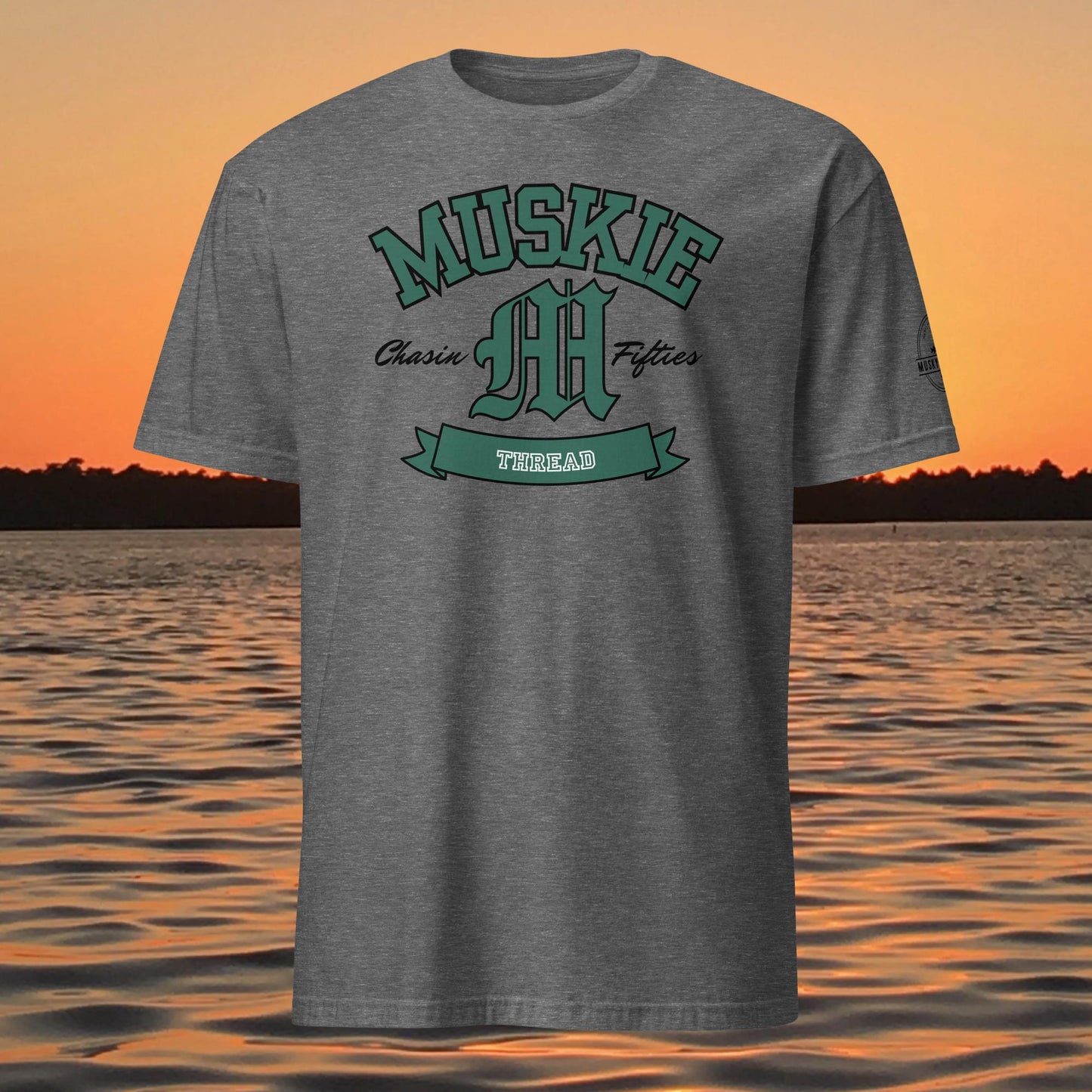 musky thread chasin giants muskie fishing t shirt Dark grey